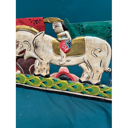 253 - Very decorative Balinese hand painted wooden frieze - 195cm