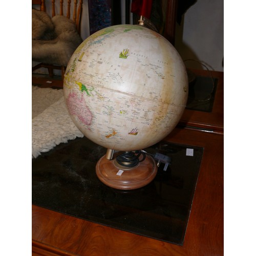 51 - VINTAGE LIGHT UP GLOBE