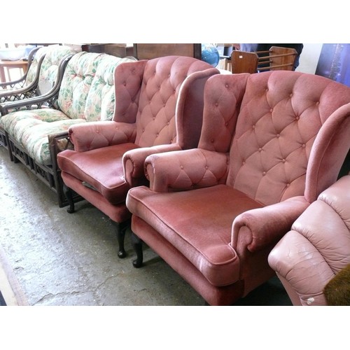 449 - A PAIR OF PINK VELVET BUTTON BACK ARMCHAIRS