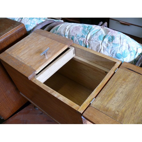 452 - MID-CENTURY LIGHT WOOD SEWING BOX