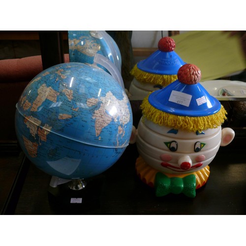 457 - VINTAGE CLOWN STACKING TOY BY TEXAS INSTRUMENTS AND A GLOBE