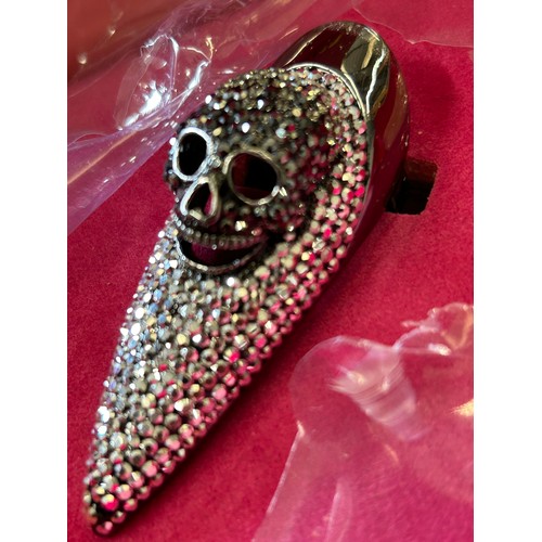 7 - BUTLER & WILSON DESIGNER JEWELLERY GOTHIC STYLE SKULL & CLAW RING WITH ORIGINAL BOX