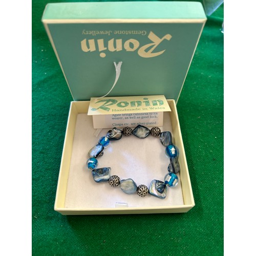 18 - AGATE AND CRYSTAL BEAD BRACELET BY RONIN JEWELLERY - HANDMADE IN WALES - WITH ORIGINAL BOX AND TAG