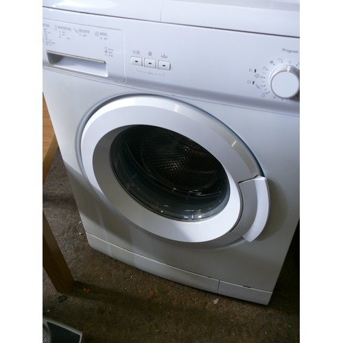 527 - CURRYS ESSENTIALS C510WM14 WASHING MACHINE