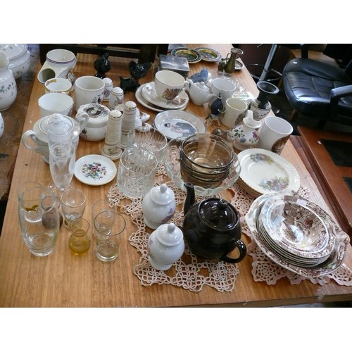 525 - LARGE QUANTITY OF BRIC-A- BRAC NICE OLD ENGLISH COUNTRYSIDE JOHNSON BROTHERS, ROYAL ALBERT OLD COUNT... 