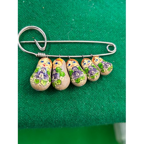 21 - RUSSIAN MATRYOSHKA DOLL PIN BROOCH - ALL HANDPAINTED