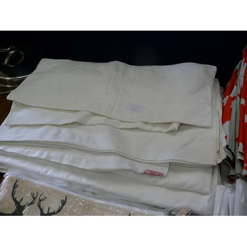 516 - WHITE SHEETS AND PILLOWCASES 100% COTTON