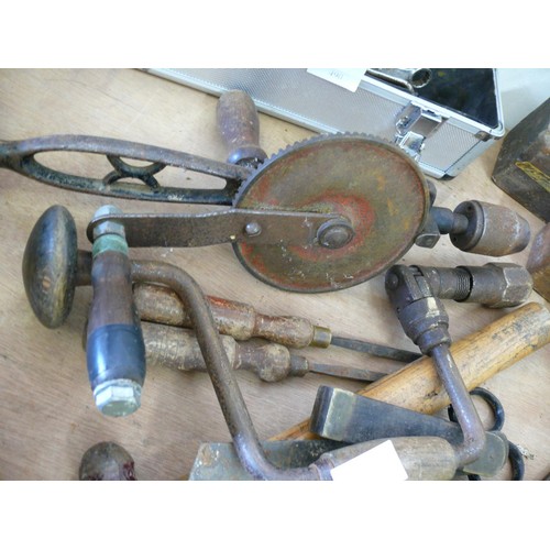 489 - SELECTION OF VINTAGE HAND TOOLS