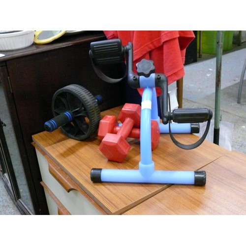 506 - KEEP FIT PEDDELER 2 HANDWEIGHTS 1KG AND ROLLER