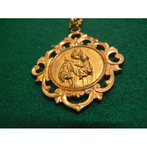 32 - GILT METAL ST CHRISTOPHER KEYRING AND A GOOD QUALITY DEVOTIONAL ST JOSEPH PENDANT ON CHAIN