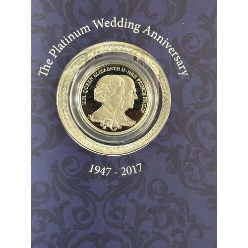 78 - Coin collection - The Platinum Wedding Anniversary Photographic Collection by The London Mint in Pre... 