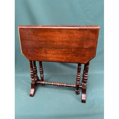 486 - A late Victorian walnut and simulated rosewood Sutherland Table of small proportions, turned legs, o... 