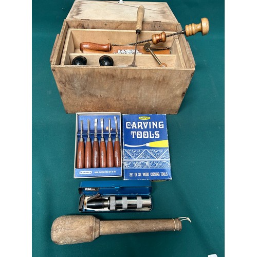 335 - Vintage toolbox with a full boxed set of Marples carving tools, an archimides screw driver, a Draper... 