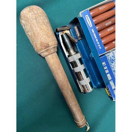 335 - Vintage toolbox with a full boxed set of Marples carving tools, an archimides screw driver, a Draper... 