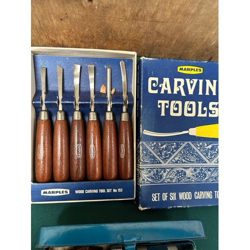 335 - Vintage toolbox with a full boxed set of Marples carving tools, an archimides screw driver, a Draper... 