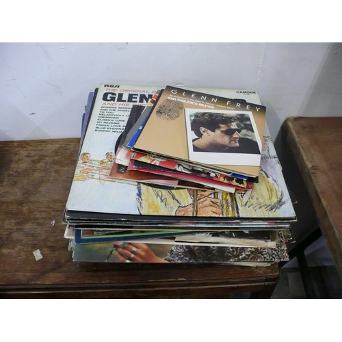 499 - COLLECTION OF LP AND SINGLE RECORDS