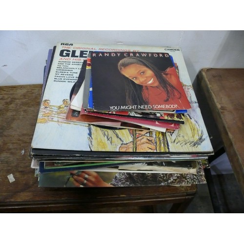 499 - COLLECTION OF LP AND SINGLE RECORDS