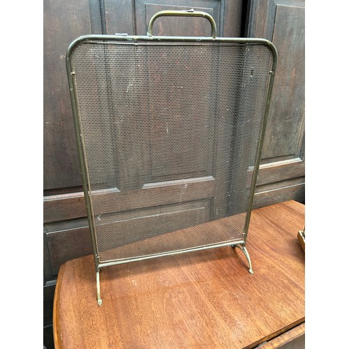 430 - Edwardian brass fire guard