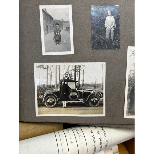 182B - Good collection of ephemera and photographs from the first half of 20th Century. Includes WW1, conva... 