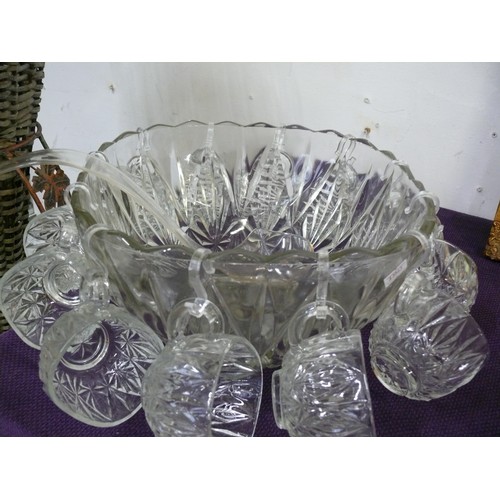 118 - LARGE GLASS PUNCH BOWL WITH 12 MATCHING CUPS PLUS LADEL