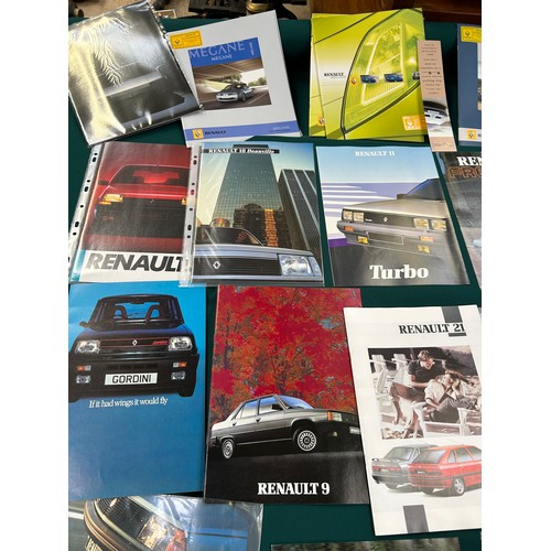 150 - AUTOMOBILE EPHEMERA / CAR BROCHURES - ALL IN VERY GOOD CONDITION. OVER 50 IN TOTAL. 1980'S TO 2000's... 