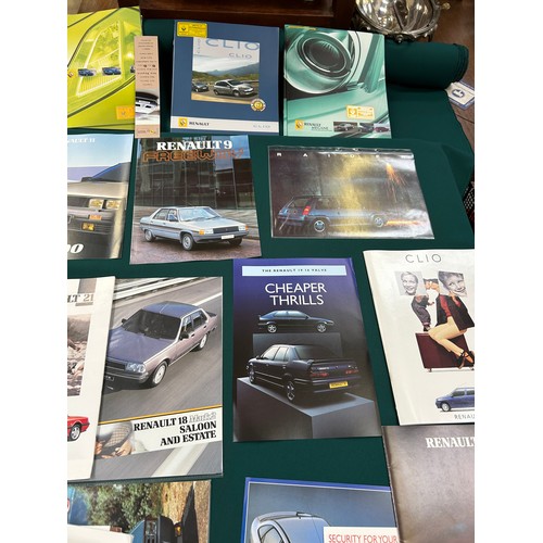 150 - AUTOMOBILE EPHEMERA / CAR BROCHURES - ALL IN VERY GOOD CONDITION. OVER 50 IN TOTAL. 1980'S TO 2000's... 