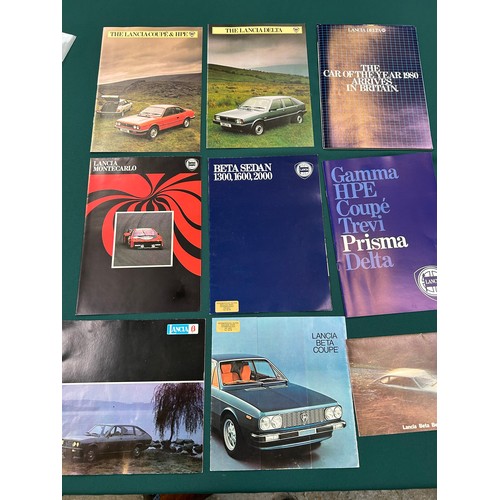 151 - AUTOMOBILE EPHEMERA / CAR BROCHURES - ALL IN VERY GOOD CONDITION. ALL LANCIA . INCLUDES PRISMA, BETA... 