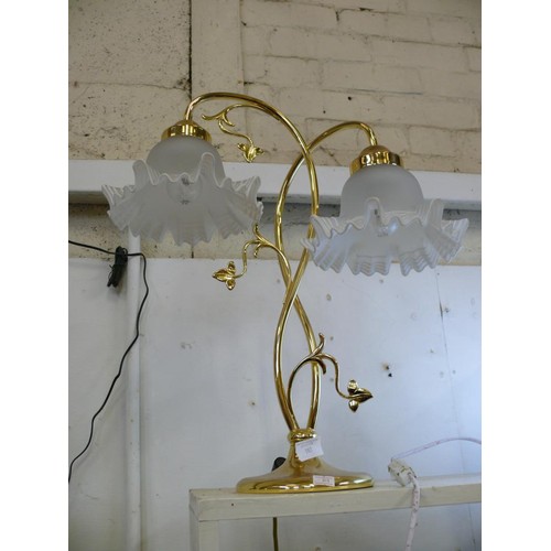 102 - DOUBLE TULIP SHADE LAMP WITH GOLD BASE AND LEAF DESIGN.