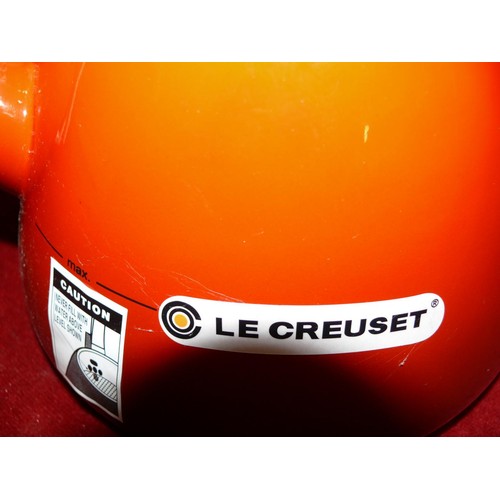 132 - LE CRUESET KETTLE IN VOLCANIC ORANGE, NEW