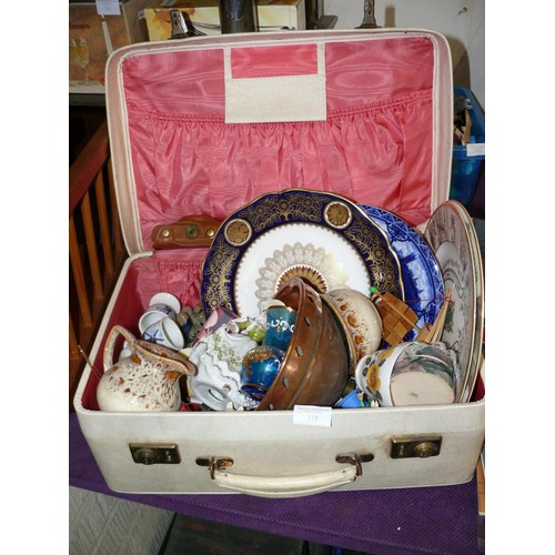 133 - ANTLER SUITCASE OF VINTAGE COLLECTABLES TO INCLUDE CHINA, METALWARE, TREEN, FISHING REEL ETC