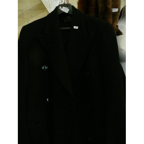 164 - VERY NICE QUALITY GENTS OVERCOAT BY GEO H WILLOWS OF DONCASTER, RETFORD AND WORKSOP SIZE LARGE