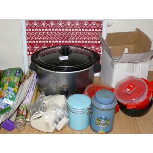 409 - SLOW COOKER, SALAD CHOPPING GADGET, VARIOUS STORAGE CONTAINERS, KENWOOD HAND MIXER ETC