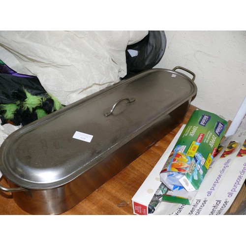 410 - LARGE STAINLESS STEEL FISH KETTLE