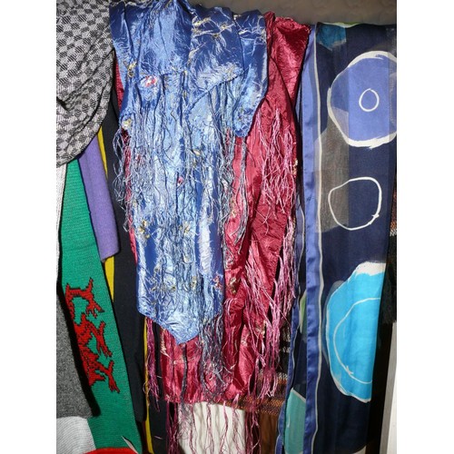 436 - LARGE COLLECTION OF NICE SCARVES