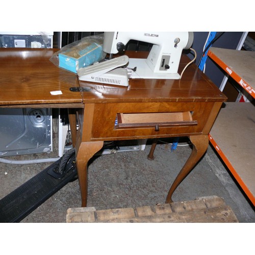 478 - FRISTER AND ROSSMAN SEWING MACHINE AND TABLE WITH FOOT PEDAL AND ACCESSORIES