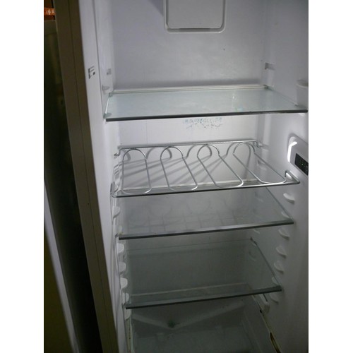 481 - HOTPOINT TALL FRIDGE IN WHITE WORKING