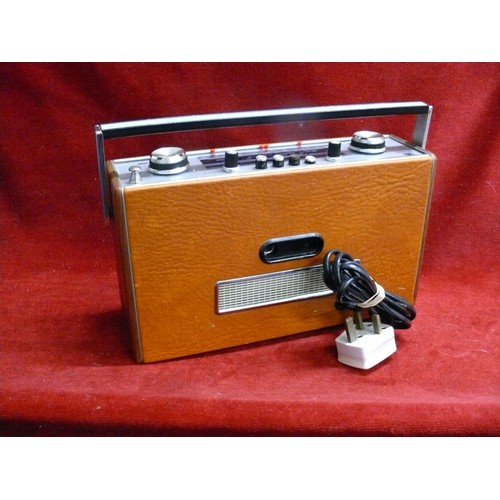 96 - ROBERTS RADIO R606-MB