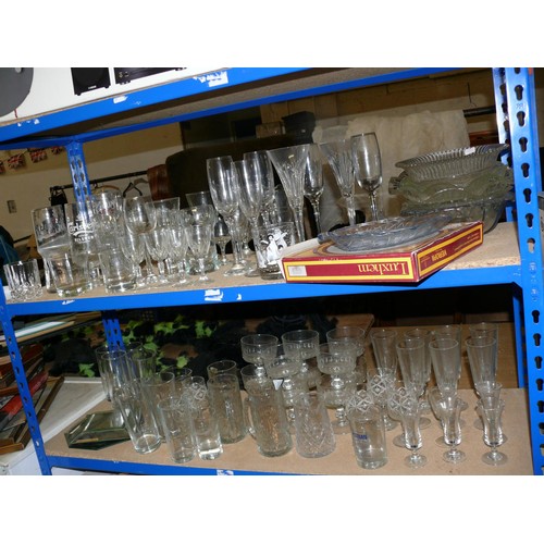 182 - 2 SHELVES OF VARIOUS GLASSWARE