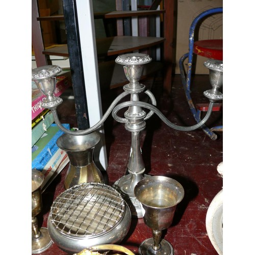 252 - COLLECTION OF SILVERPLATE ITEMS TO INCLUDE CANDLEBRA, VASES ETC