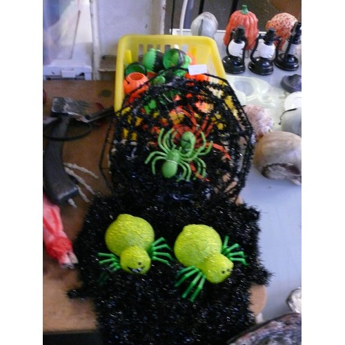 272 - DECORATIVE SPIDERS AND COBWEBS PLUS EYEBALLS AND MINIATURE HALLOWEEN BUCKETS