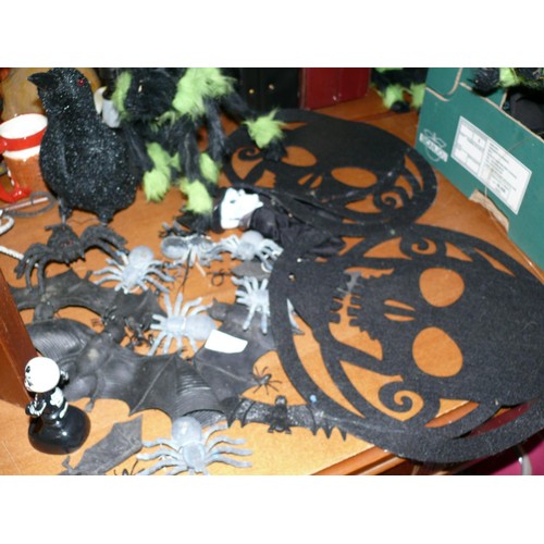 278 - COLLECTION OF SPOOKY HALLOWEEN DECORATIONS TO INCLUDE SPIDERS, BATS, SKULL HANGINGS ETC