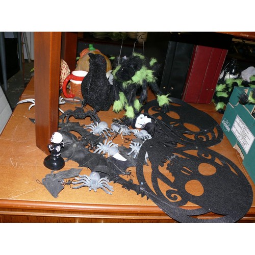 278 - COLLECTION OF SPOOKY HALLOWEEN DECORATIONS TO INCLUDE SPIDERS, BATS, SKULL HANGINGS ETC