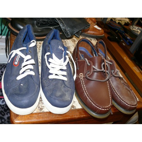 294 - 2 PAIRS OF GENTS CASUAL SHOES SIZE 10 HARDLY WORN