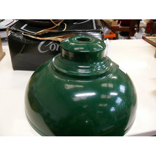 331 - GREEN ENAMEL INDUSTRIAL LIGHT SHADE