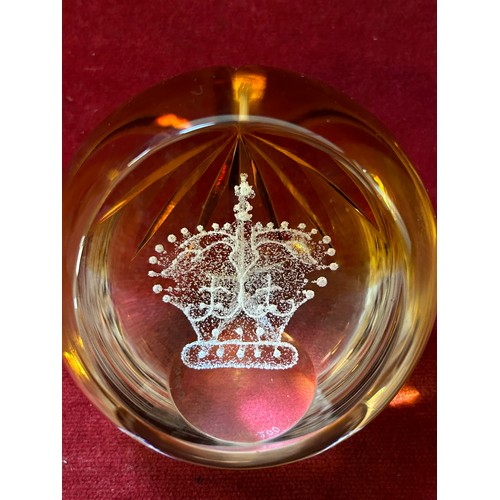 80 - CAITHNESS LARGE COMMEMORATIVE LIMITED EDITION PAPERWEIGHT - GOLDEN JUBILEE - SIGNED G J MAGNUM 116/2... 