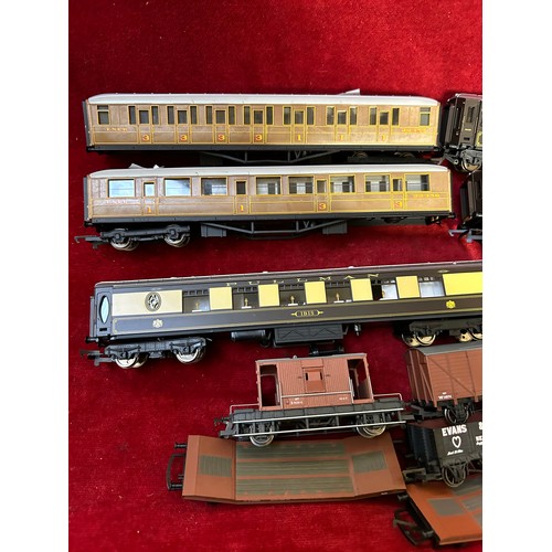 90 - HORNBY ETC CARRIAGES AND WAGONS  -15 TOTAL