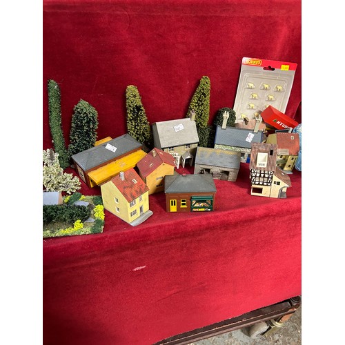 89 - LARGE COLLECTION OF RAILWAY TRACK, TREES BUILDINGS ETC AND CONTROLLERS