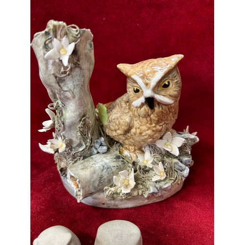 162 - COLLECTION OF CERAMIUC AND RESIN OWL ORNAMENTS INCLUDING DEMA HOLLAND, ANOTHER SIGNED DIGBY ETC