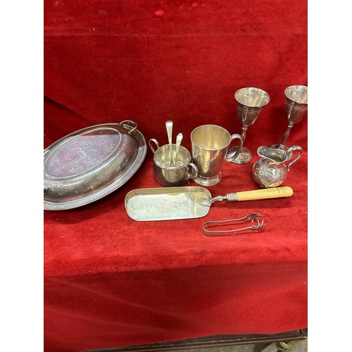 134 - COLLECTION OF ANTIQUE AND VINTAGE SILVER PLATE INCLUDING A TUREEN, CRUMB TRAY, SIFTING SPOONS ETC