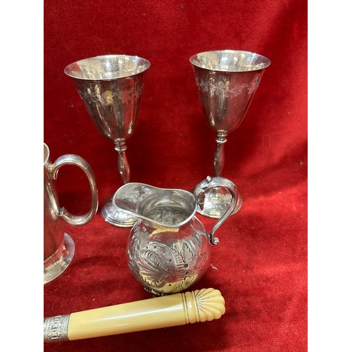 134 - COLLECTION OF ANTIQUE AND VINTAGE SILVER PLATE INCLUDING A TUREEN, CRUMB TRAY, SIFTING SPOONS ETC